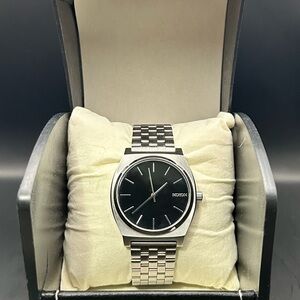 Nixon Men’s Time Teller Black Dial Stainless Steel 37mm Preowned Broken Clasp